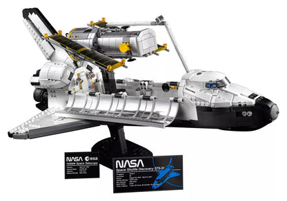 LEGO Creator 10283 : La navette spatiale Discovery de la NASA Play Again