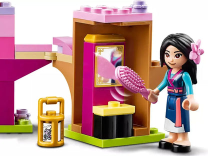 LEGO Disney 43182 : Le terrain d'entraînement de Mulan Play Again