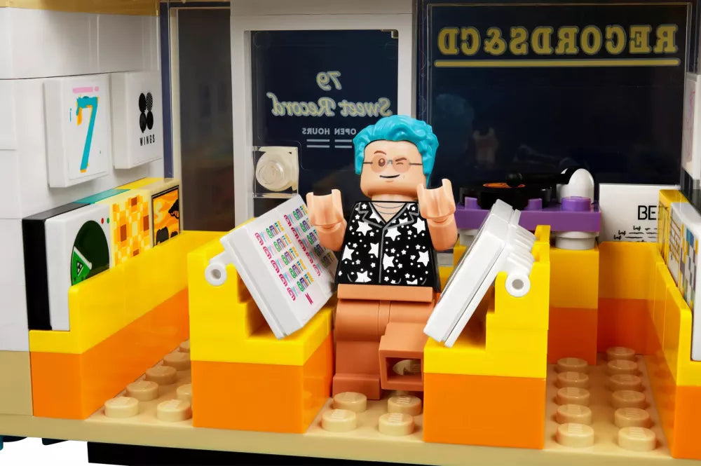LEGO Ideas 21339 : BTS Dynamite Play Again