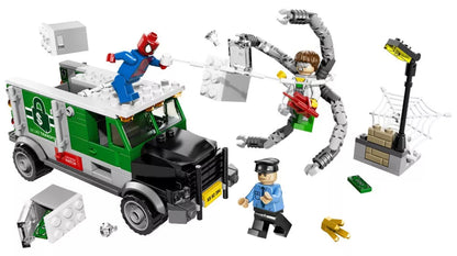 LEGO Marvel 76015 : Le braquage du camion par le Docteur Octopus Play Again